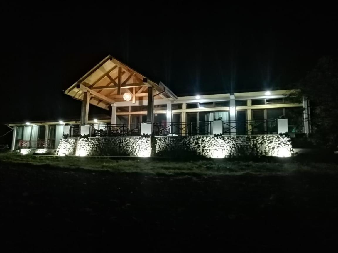 Belvedere Hotel Ambrolauri Exterior photo